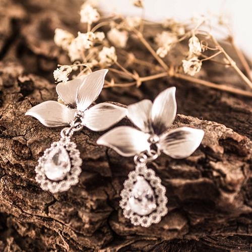 Pendientes Flor y Circonias | PNFLYZ | Pendientes, de Plata, para Novias, de Bodas, de Flores, fiesta, de Orquideas, de Brillantes