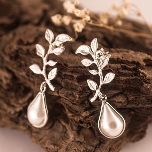 Pendientes Rama de Plata | PNRAPL | Pendientes, de Perlas, de hojas, de ramas, de bodas, fiesta, para novias, de plata, largos, plata de ley, climbers, mates