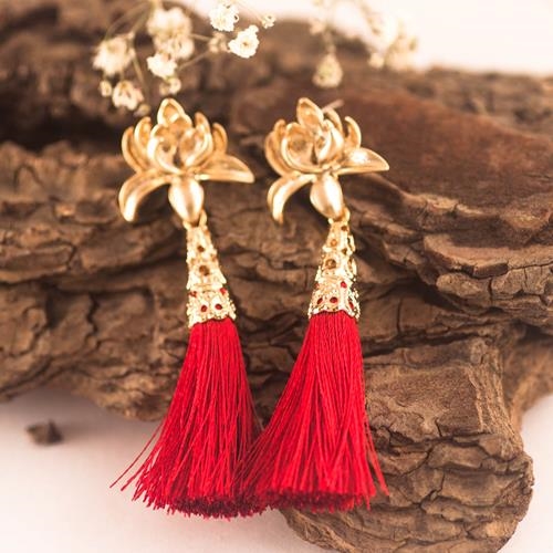 Pendientes Flor de Loto y Borla Rojos | PNFLBO | Pendientes, Largos, de Fiesta, Oro, Flores, Rojos, Rojo, Borlas
