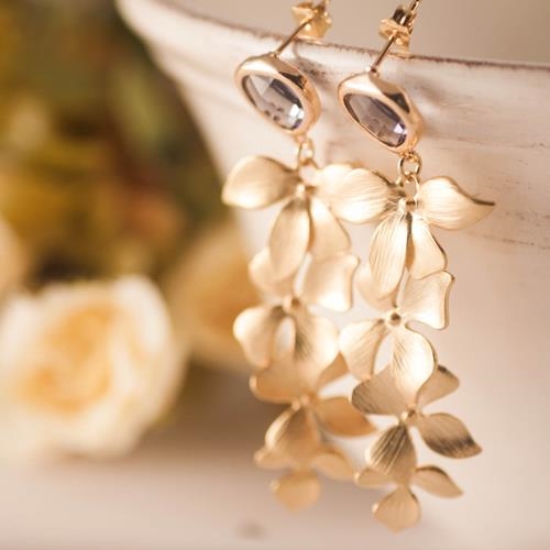 Pendientes Aria | PNARIA | Pendientes, Largos, de flores, de novias, para novias